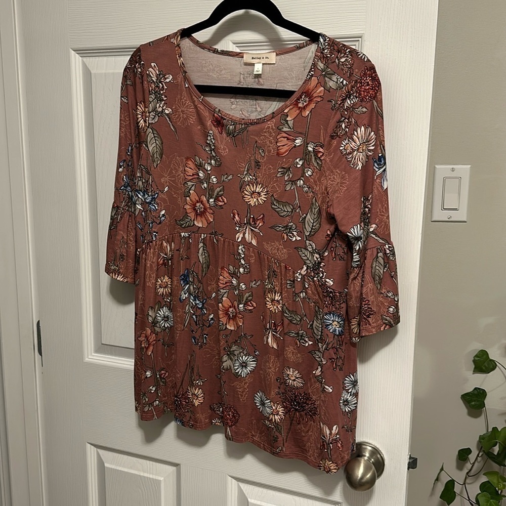 Haley and Company size small Boho floral, empire arm shirt